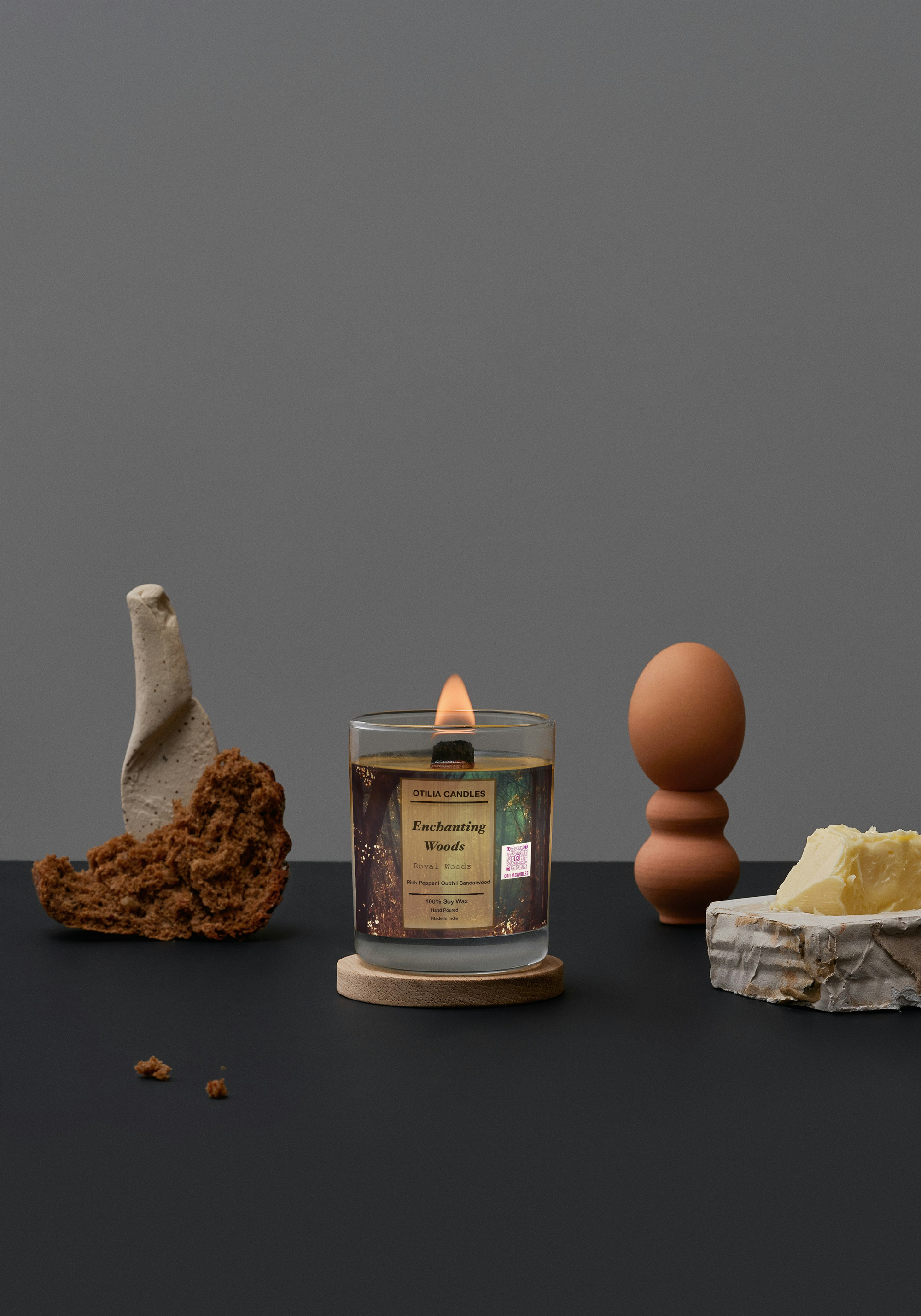 Enchanting Woods- A Royal Sandalwood Scented Candle