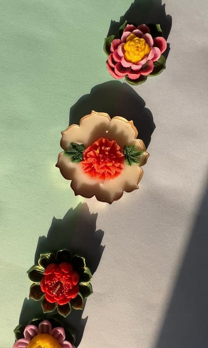 Marigold Flower Urli Candle – A Bloom of Festive Elegance